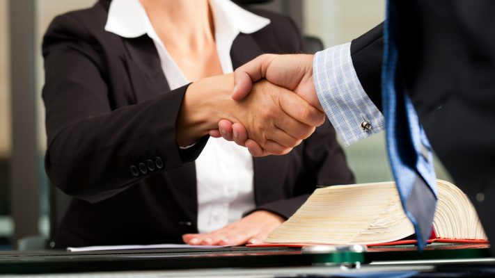 Las obligaciones contractuales ante hechos imprevisibles: rebus sic stantibus”