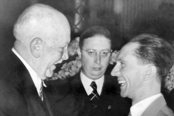 STRAUSS Y GOEBELS