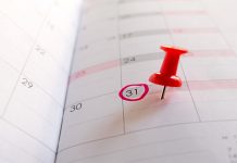 ¿Cuál es el plazo para resolver y notificar un procedimiento de resolución contractual en el sector público?