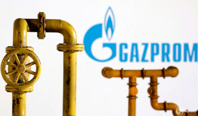 Modelo de gasoducto de gas natural y logotipo de Gazprom