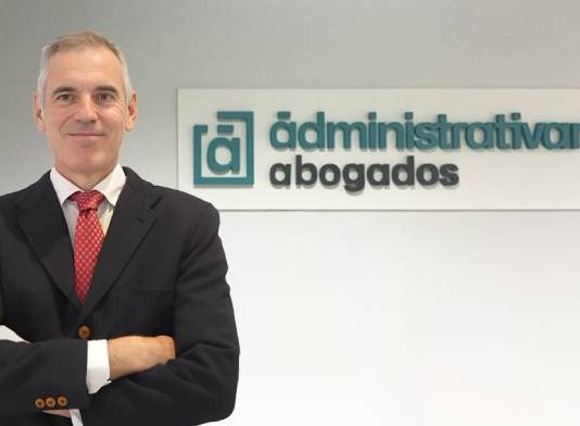 Administrativando Abogados suma a su equipo al catedrático de Derecho Administrativo Santiago González–Varas Ibáñez