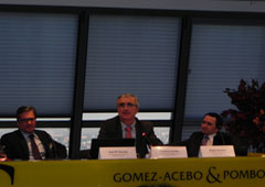 Todos los ponentes reunidos ayer en la jornada celebrada en Esade Derecho