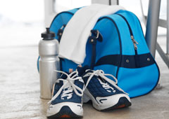 Bolso y zapatillas de deporte