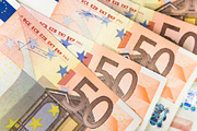 El déficit comercial español cae un 53,1% en el primer semestre