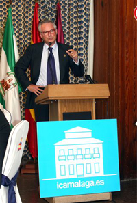 Héctor Díaz-Bastién analiza en el Colegio de Abogados de Málaga la internacionalización de la Abogacía Española