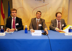 Saiz, del Data Privacy Institute de Écija; Camps, director de Estrategia de IT del Consejo General de Colegios Oficiales de Médicos y Rodríguez Álvarez, director de la AEPD