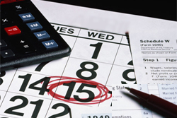 Calendario con el número quince remarcado.