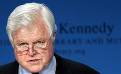 El senador Edward Kennedy muere a los 77 años