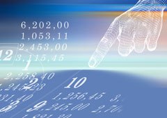 Números y una mano transparente sobre fondo azul.