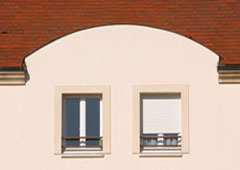 Dos ventanas de distintos vecinos.